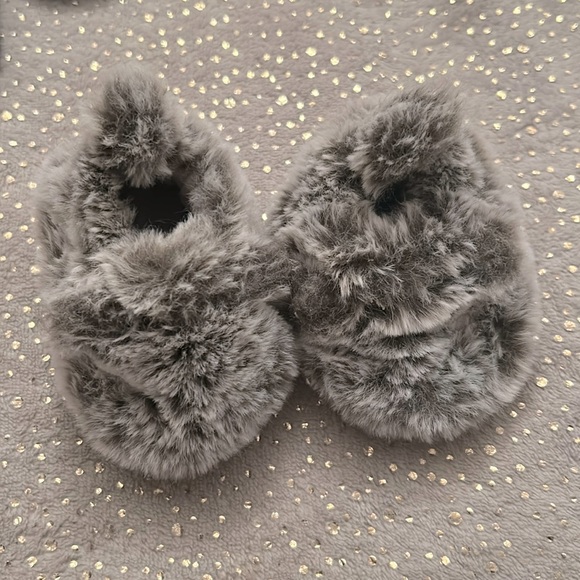 baby slippers bundle - Picture 2 of 8